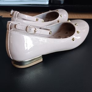 Self esteem girl shoes size 3 bug kid.